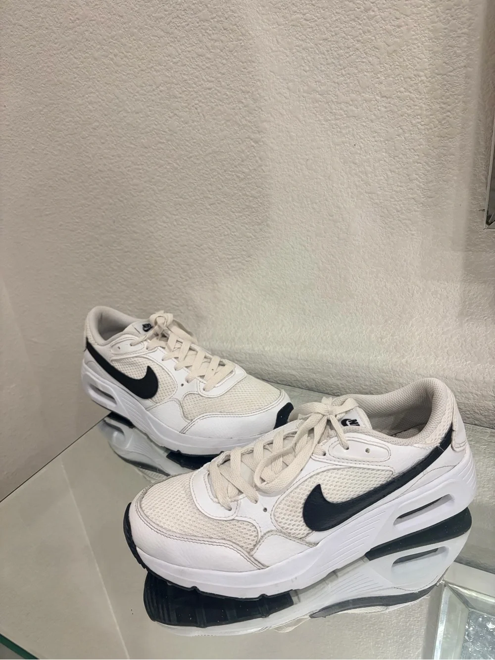 Nike airmax  size 7Y White and Black Low-Top Sneakers